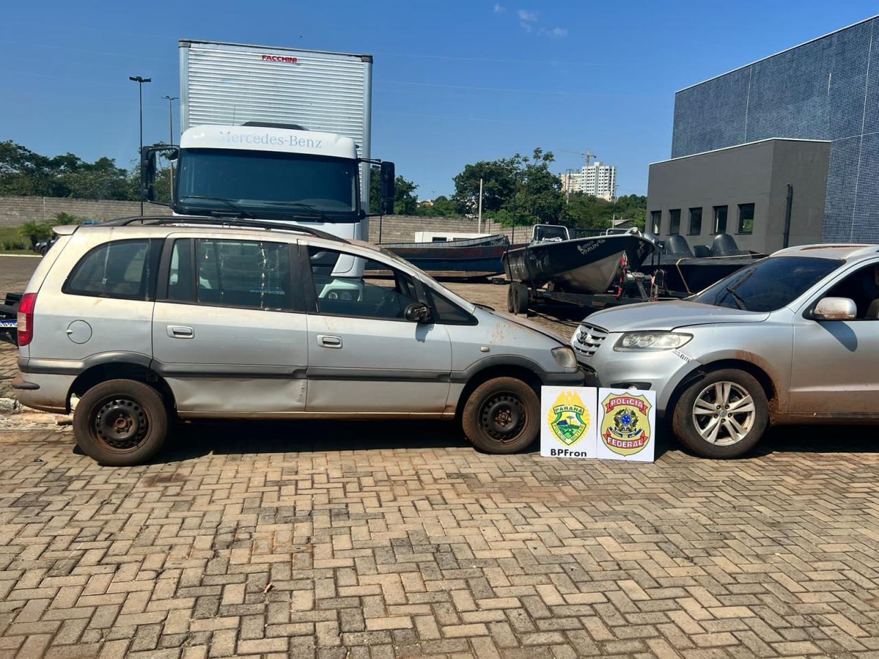 BPFRON e NEPOM/PF apreendem veículos e cigarros contrabandeados, em Guaira-PR