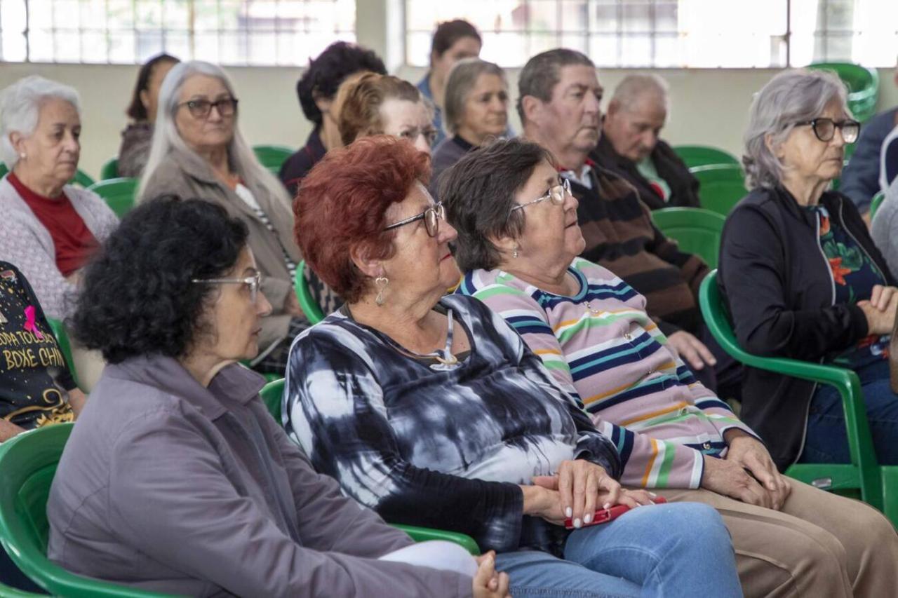 Certi Coopagro recebe Mutirão da pessoa idosa