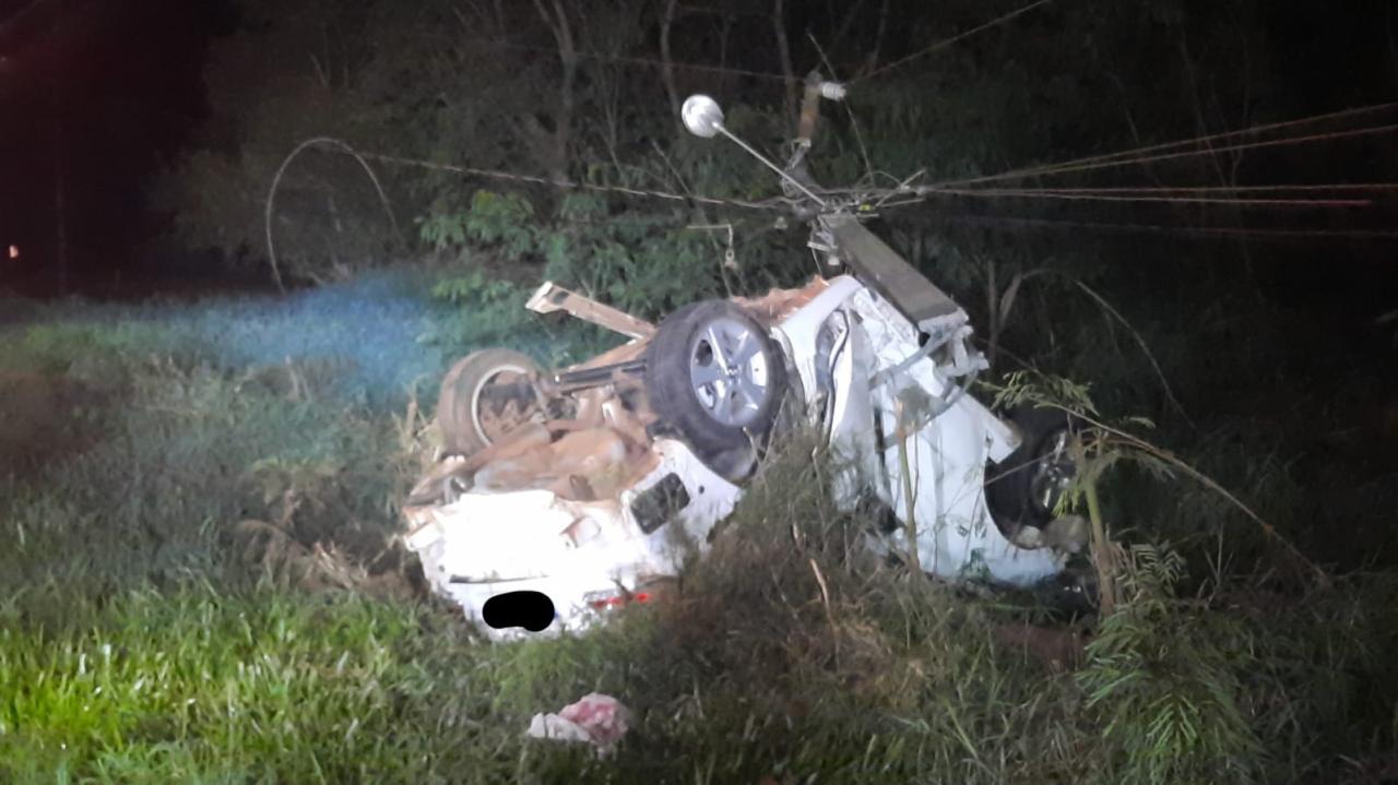 Santa Helena -  Homem morre após colidir veículo contra poste na PR-495