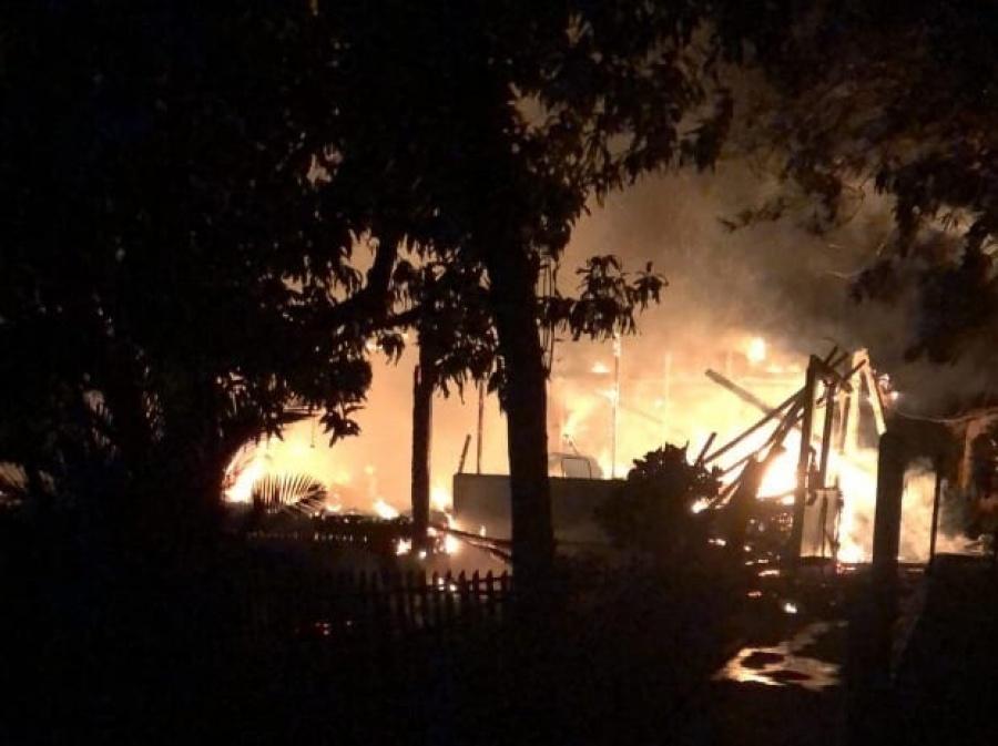 Casa pega fogo e idosa morre carbonizada no interior de Toledo