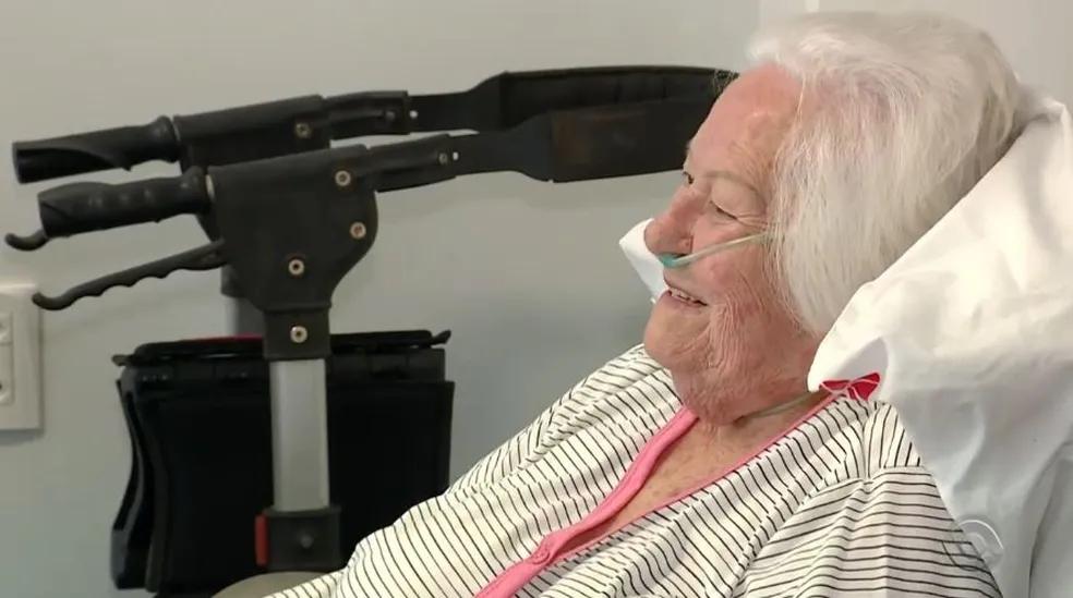 Ciclone no RS: sobrevivente de 99 anos ficou 9 horas agarrada em parreira à espera de resgate