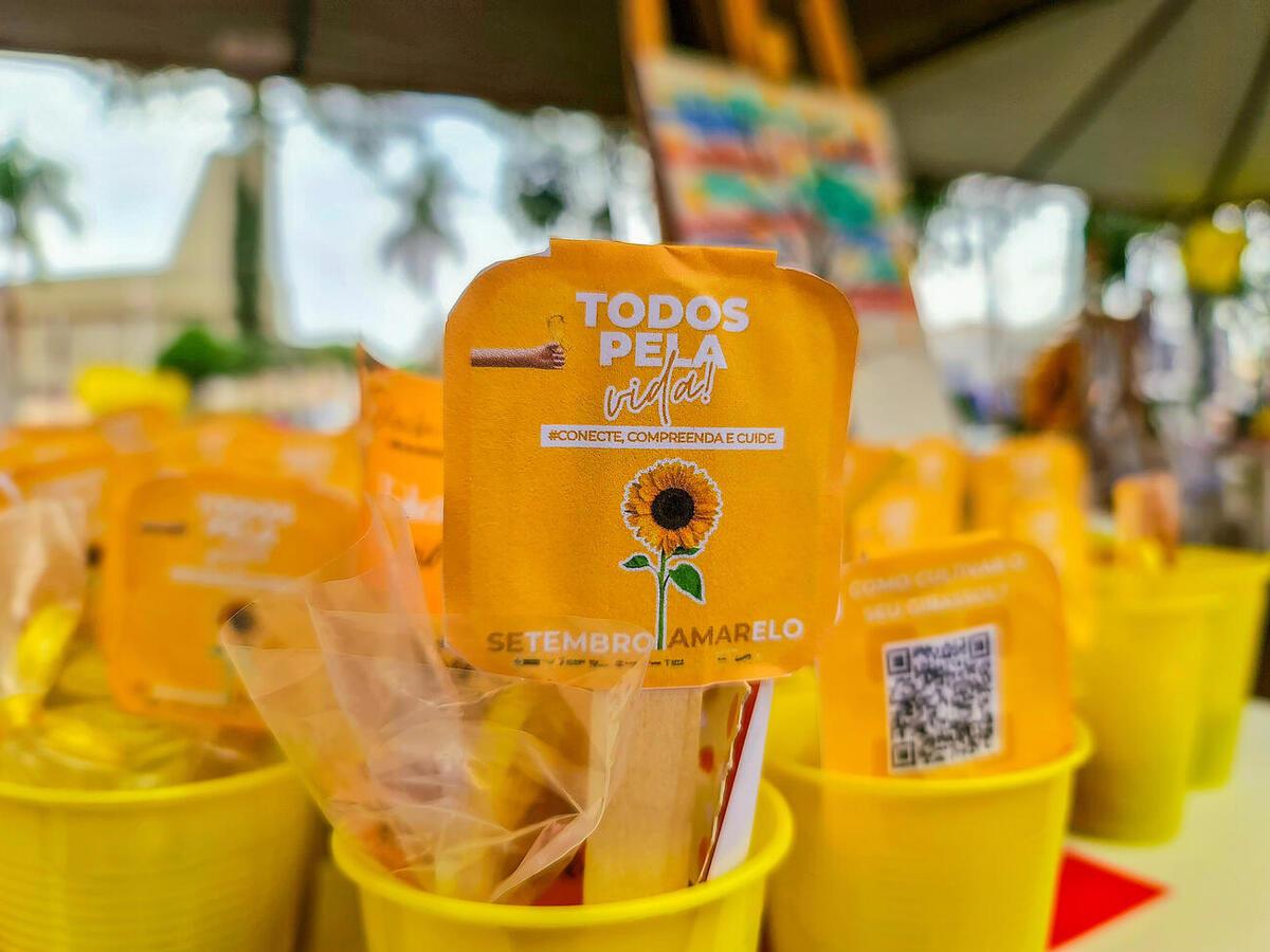 Evento na Praça Willy Barth marca campanha de prevenção ao suicídio