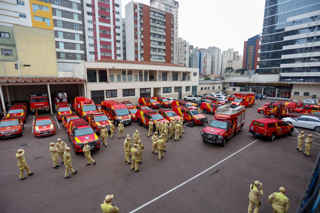 Paraná manda mais 52 bombeiros para o Rio Grande do Sul