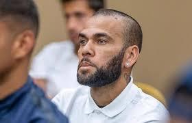 Defesa de Daniel Alves paga R$ 800 mil, e pena máxima pode cair pela metade