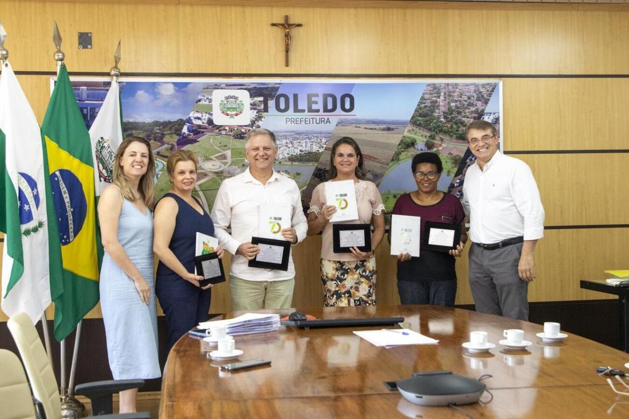 Ato no Gabinete do Prefeito marca aposentadoria de 4 servidores municipais