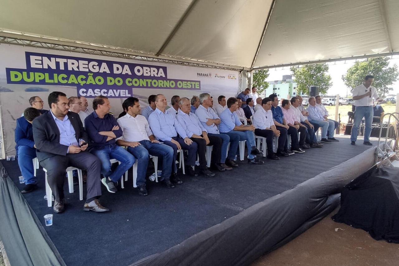 Vice-prefeito de Toledo participou da entrega de obras estaduais em Cascavel