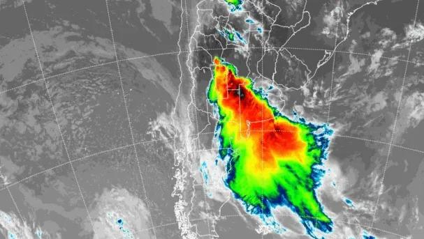 Forte tempestade deixa ao menos 13 mortos em cidade costeira da Argentina