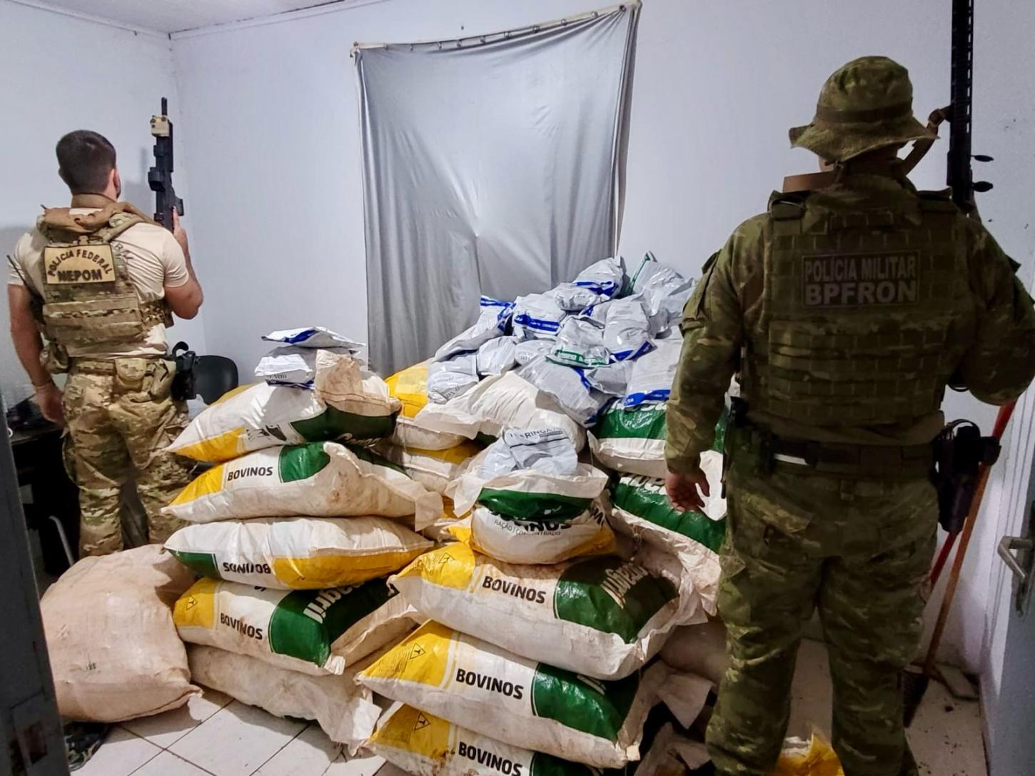 BPFRON e Polícia Federal apreendem 842 kg de agrotóxicos contrabandeados em Palotina-PR