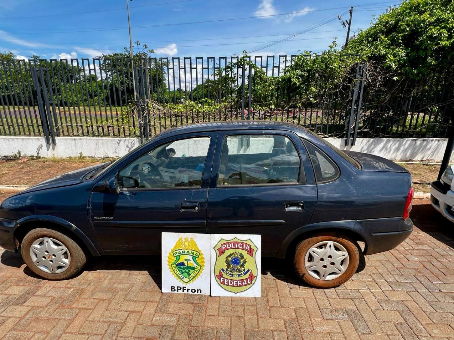 BPFRON e Polícia Federal apreendem veículo carregado com cigarros e mercadorias contrabandeadas em Guaíra-PR