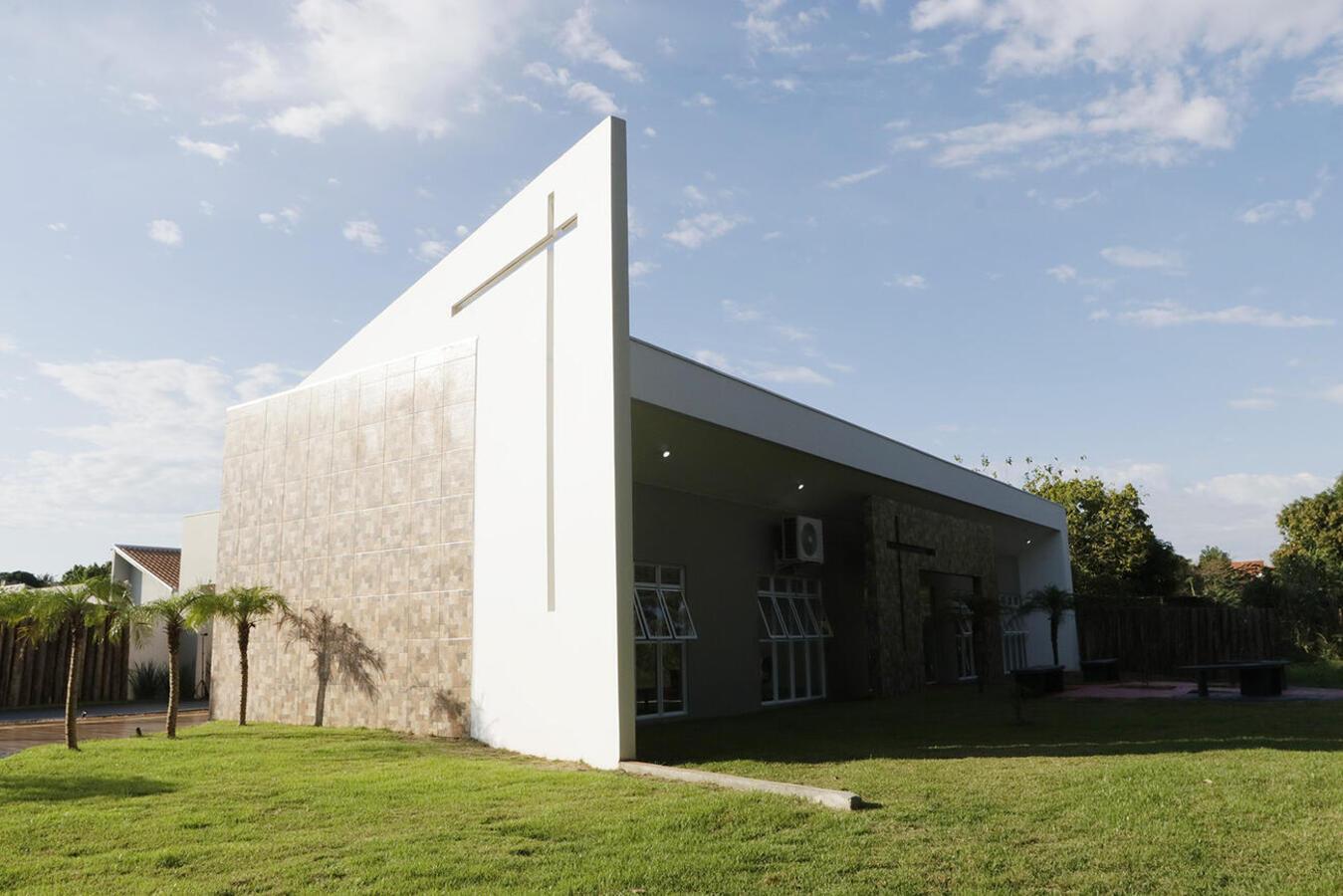 A edificação está localizada no fim da Rua Ramiro Zibetti, 1059, ao lado do campo e do salão comunitário da associação de moradores
