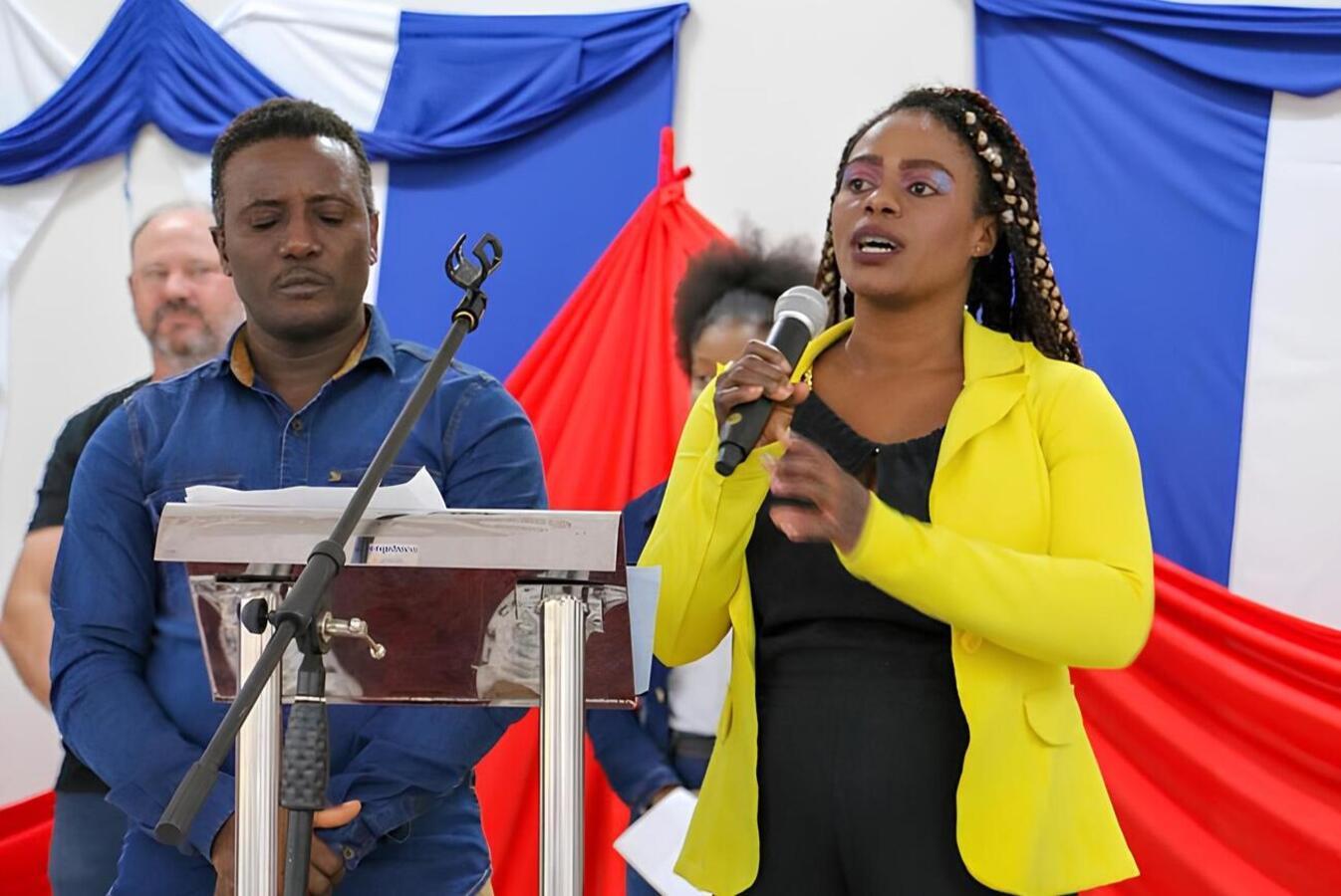 Haitianos de Toledo comemoram o Dia da Bandeira e prestam homenagem ao RS