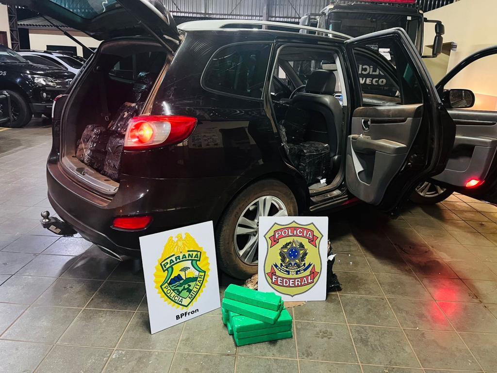 Traficante abandona carro com quase meia tonelada de maconha e foge a pé da polícia em Guaíra