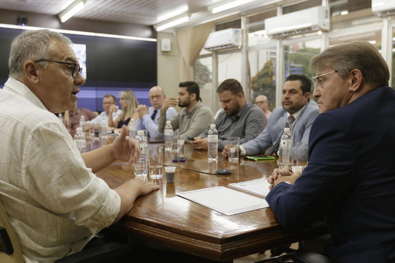 Lunitti chama Costenaro para reunião de transição do governo