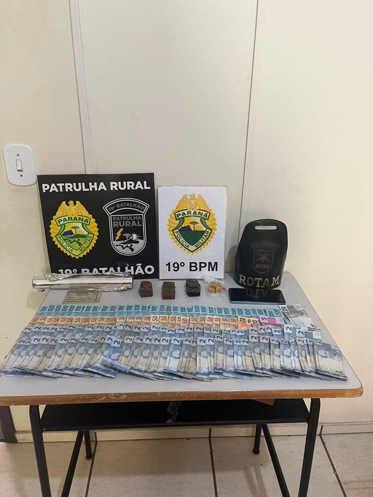 Polícia cumprem mandado e apreende drogas e dinheiro em residência de Toledo