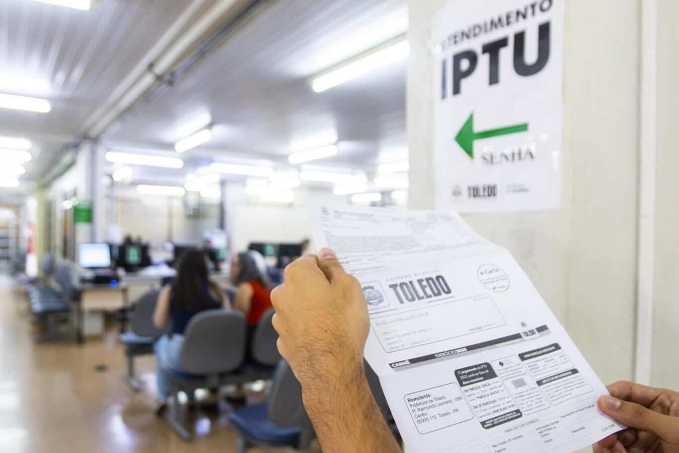 Carnês do IPTU Toledo 2025 começam a ser distribuídos nesta semana