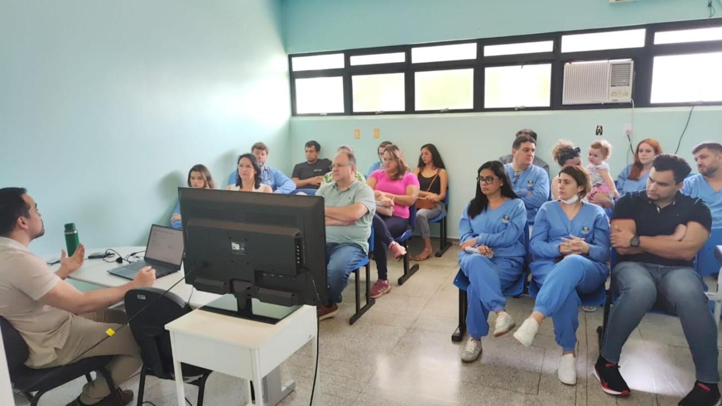 PAM e UPA realizam capacitação em manejo da dengue