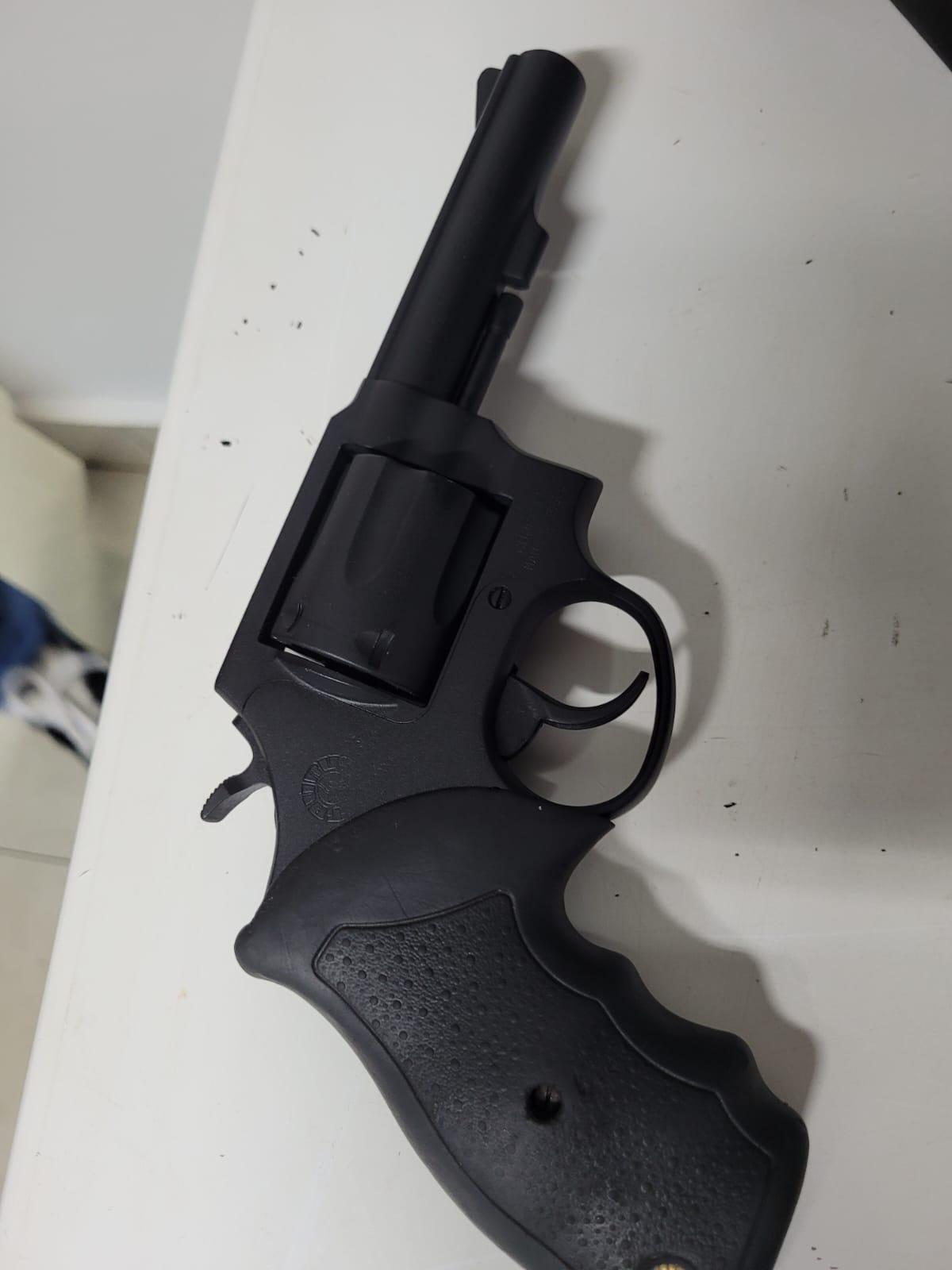 Polícia Civil prende homem com arma de fogo furtada