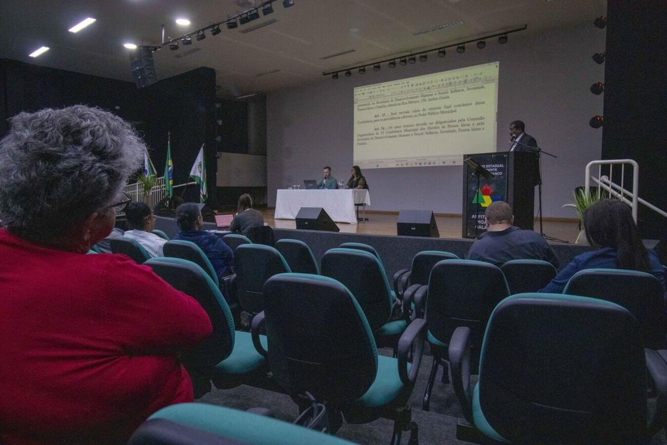 Conferência debate políticas públicas e direitos da pessoa idosa em Toledo