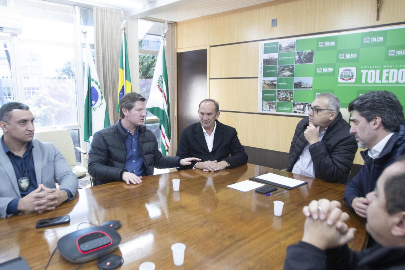 Visita de secretários de Estado garante recursos para Toledo