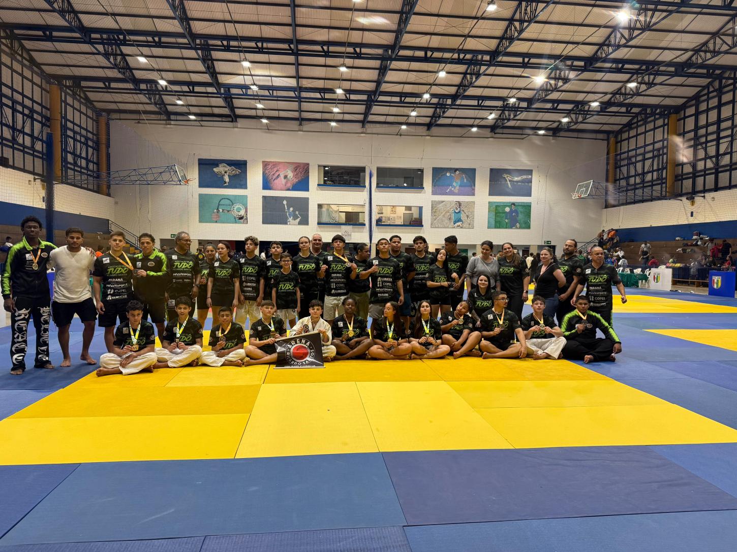 Arena Ricardo Santos conquista 10 medalhas na Copa Londrina de Judô 2025 e classifica atletas para o Brasileiro
