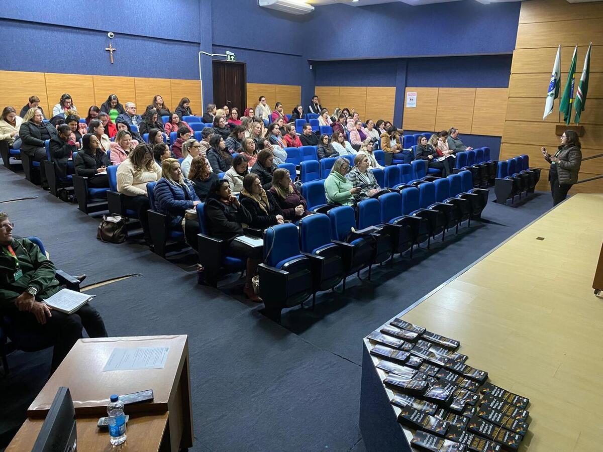 Educação discute encaminhamentos para segundo semestre das escolas municipais