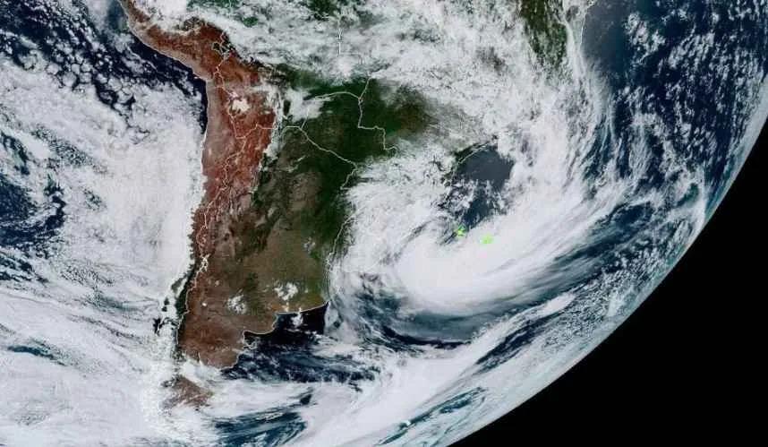 Paraná será atingido pelo primeiro ciclone de 2026 com ventos acima de 100 km/h