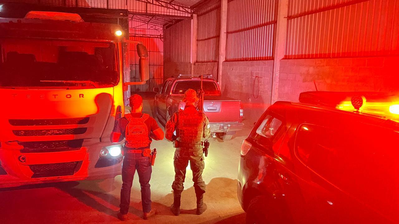 Polícia federal e bpfron estouram depósito de contrabando e prendem cinco em toledo