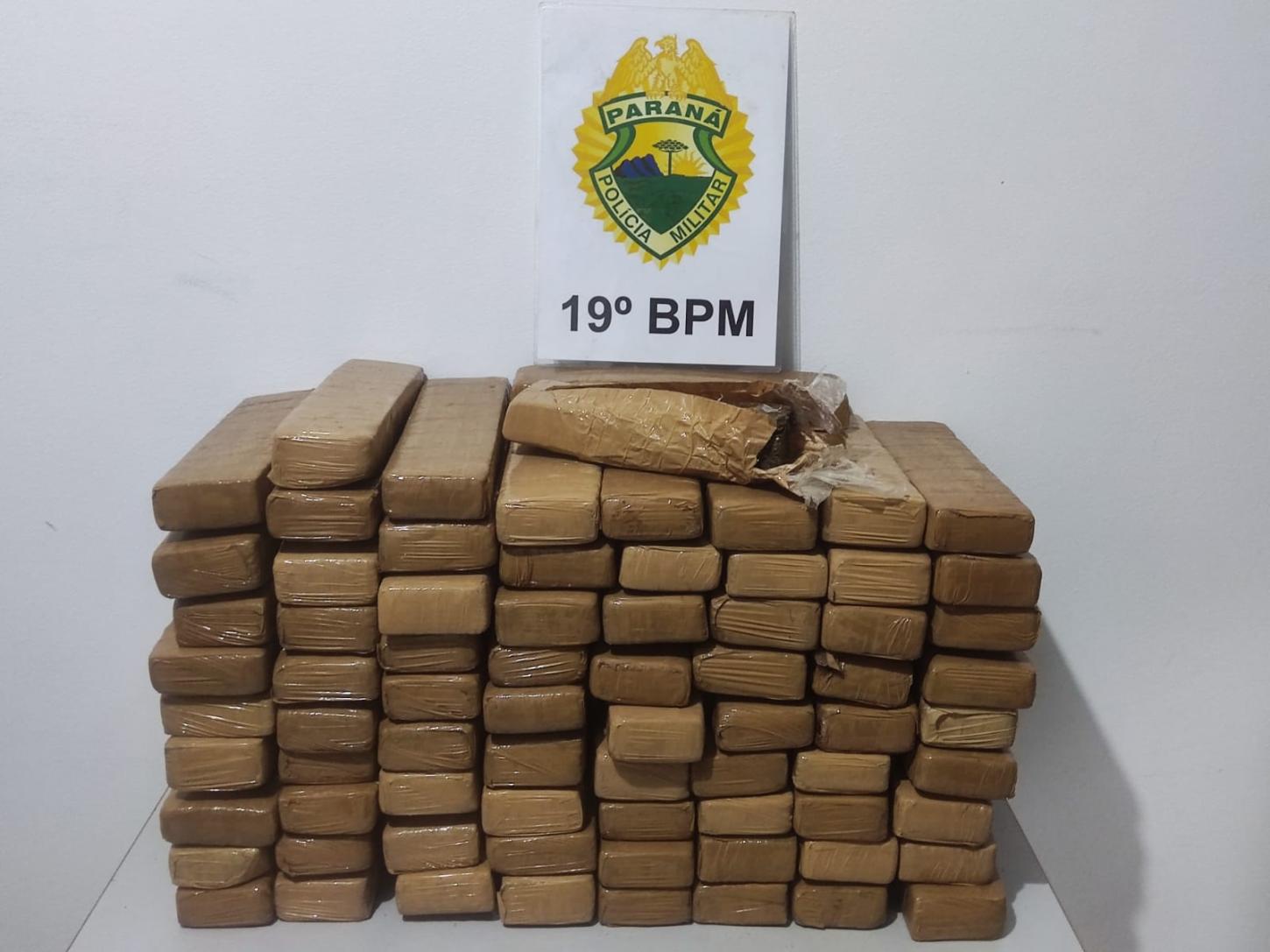 ROTAM APREENDE MAIS DE 57 KG DE MACONHA APÓS PERSEGUIÇÃO NA PR-317