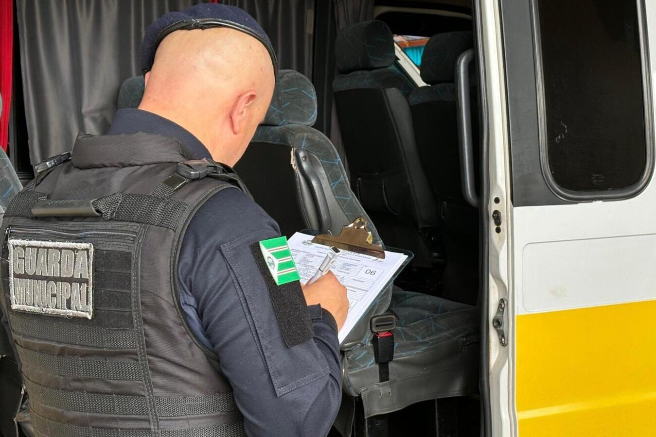 Esclarecimento sobre apreensão de ônibus escolar