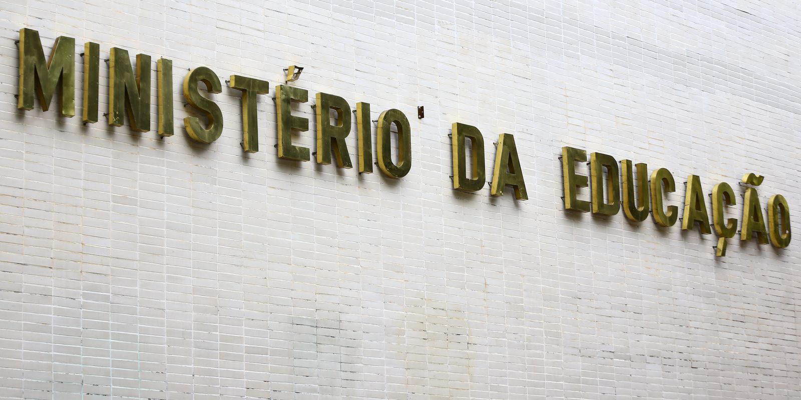 Formação de professores a distância mostra desempenho 53,1% inferior