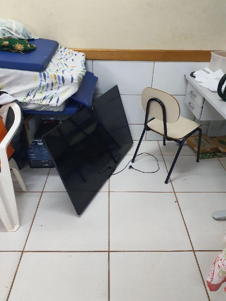 SUSPEITO INVADE ESCOLA, TENTA FUGIR PELO MURO E ACABA DETIDO