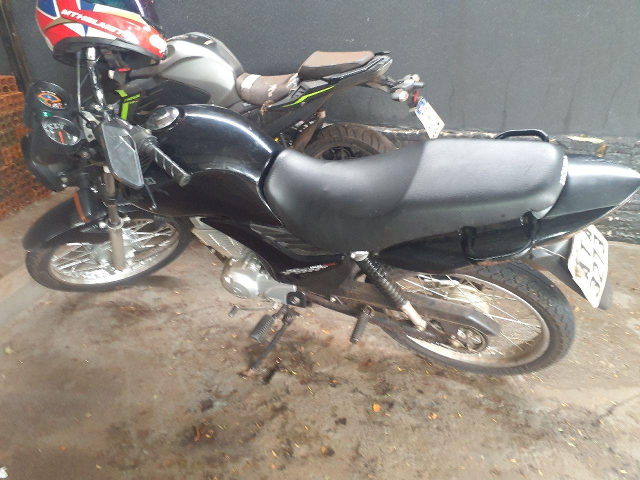 Motocicleta com alerta de furto é recuperada durante abordagem policial em Toledo