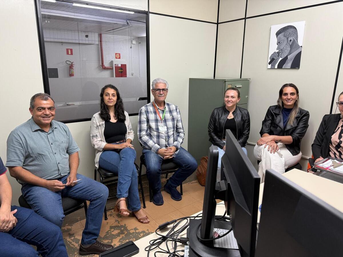 Prefeitura de Toledo recebe servidoras de Santa Helena para troca de experiências
