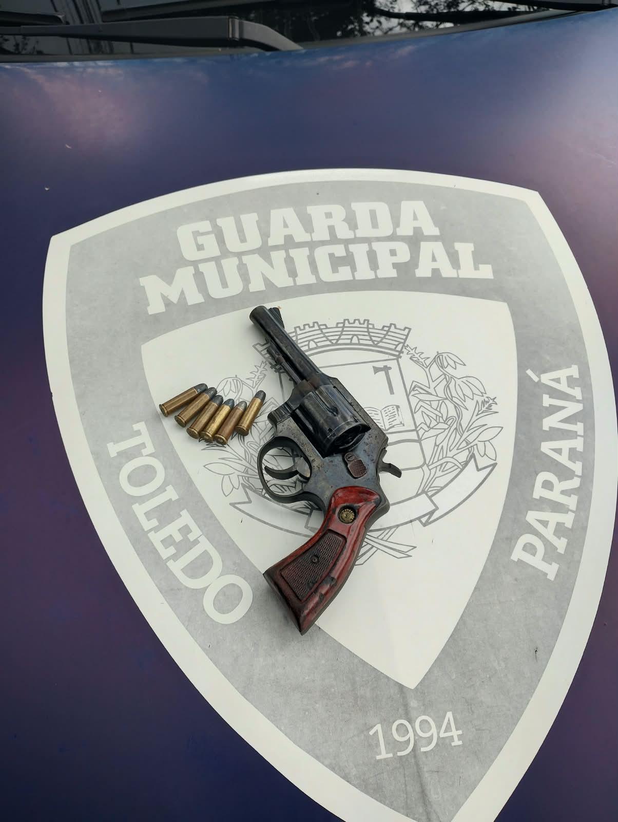  TOLEDO: MULHER DENUNCIA ANOS DE AGRESSÕES E AMEAÇAS DE MORTE; ARMA É ENCONTRADA NO CASO DE VIOLÊNCIA DOMÉSTICA