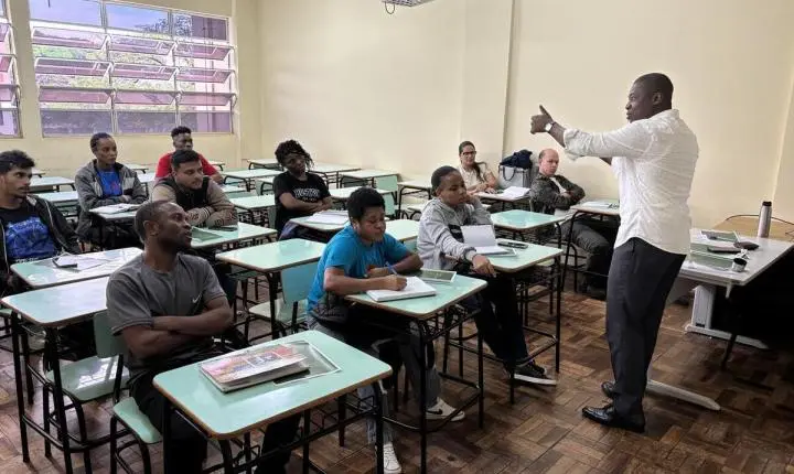 Cursos de português e crioulo haitiano iniciam novas turmas em Toledo