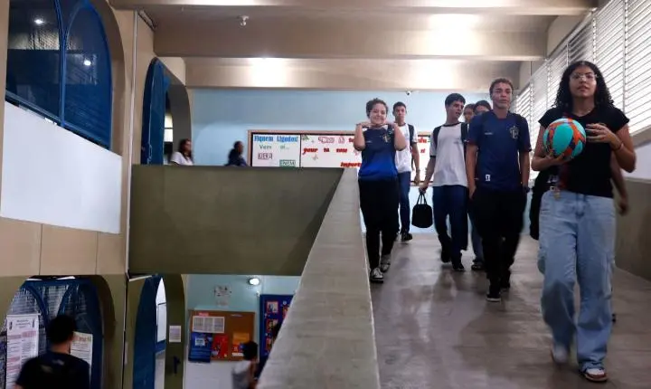 Pé-de-Meia começa a pagar sexta parcela a estudantes nesta segunda