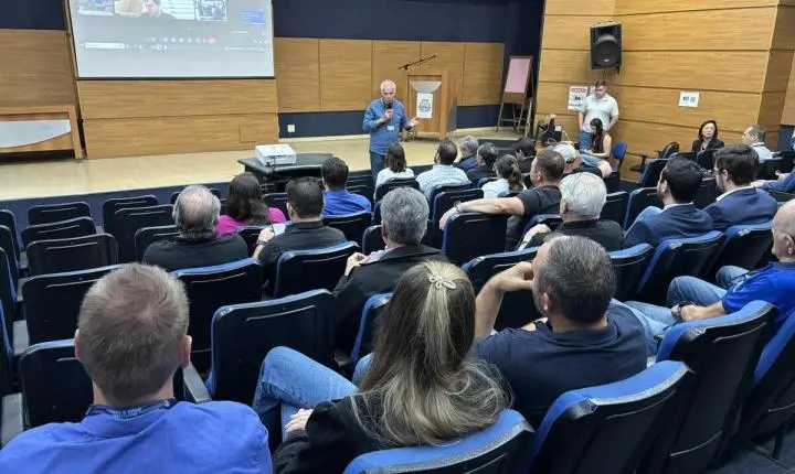  Recolha legalizada de carcaças é tema de reunião com representantes do setor produtivo