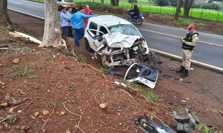 Ultrapassagem termina em colisão e deixa homem ferido na PR-182, em Toledo